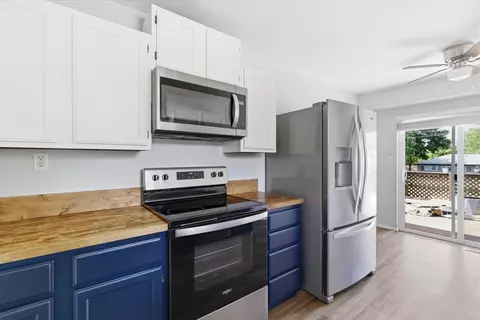 Kitchen - 2311 W Roxbury St, Springfield, MO 65807 photo 3 of 3