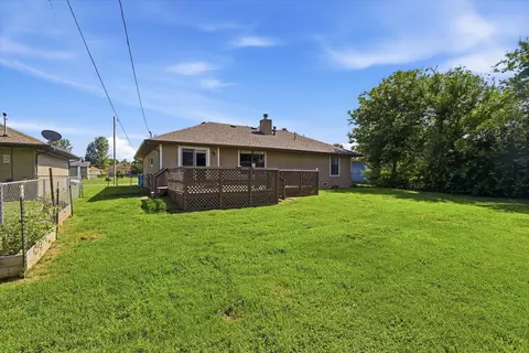 Exterior - 2311 W Roxbury St, Springfield, MO 65807 photo 4 of 7