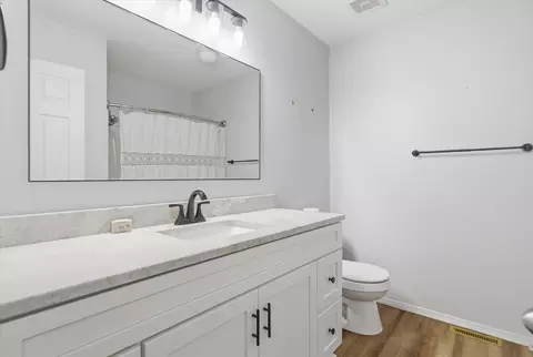 Bath - 2311 W Roxbury St, Springfield, MO 65807 photo 1 of 2