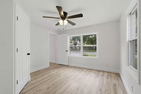 Bedroom - 119 E Pearl St, Aurora, MO 65605 photo 3 of 3
