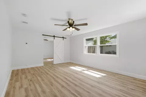 Living - 119 E Pearl St, Aurora, MO 65605 photo 1 of 2