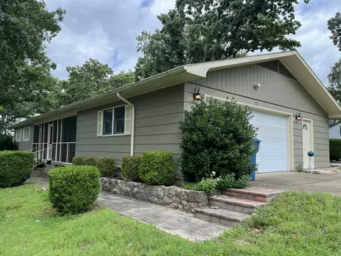 132 Pierson Ave, Forsyth, MO 65653