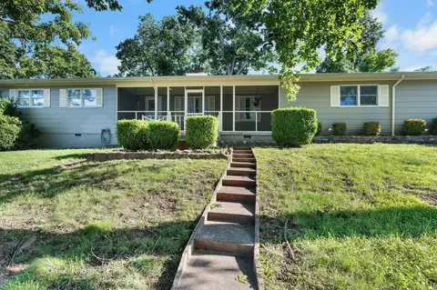 132 Pierson Ave, Forsyth, MO 65653