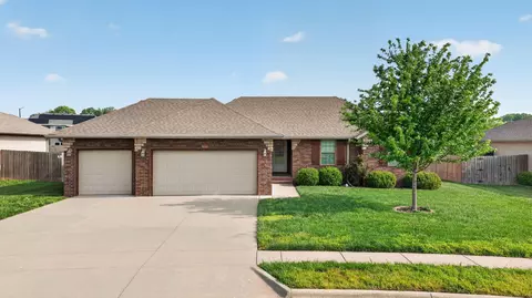 301 W Corsica St, Republic, MO 65738