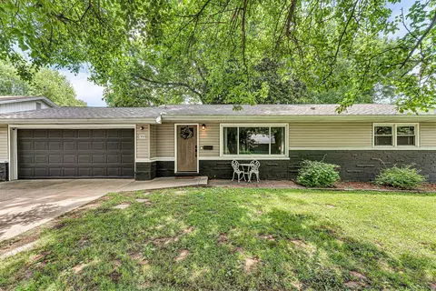 550 S Airwood Ave, Springfield, MO 65802