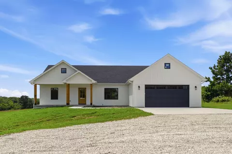 1184 E 418th Rd, Bolivar, MO 65613