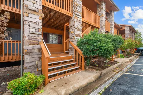 Exterior - 193 Avondale Dr #10, Branson, MO 65616 photo 2 of 13