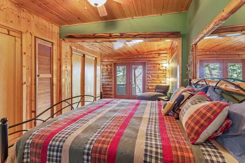 Bedroom - 26429 Kings River Rd, Shell Knob, MO 65747 photo 1 of 6