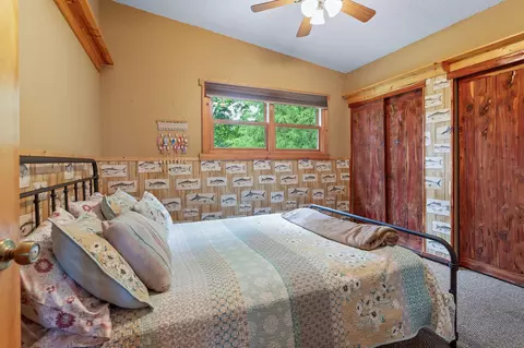 Bedroom - 26429 Kings River Rd, Shell Knob, MO 65747 photo 3 of 6