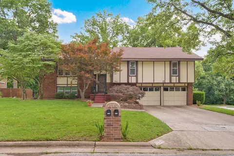2081 E Adolphus Ct, Springfield, MO 65804