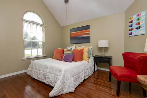 Bedroom - 5306 N 12th Ave, Ozark, MO 65721 photo 2 of 2