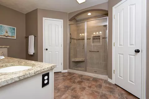 Bath - 5306 N 12th Ave, Ozark, MO 65721 photo 1 of 5