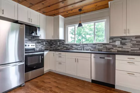 Kitchen - 123 Lakeview Dr, Forsyth, MO 65653 photo 1 of 2