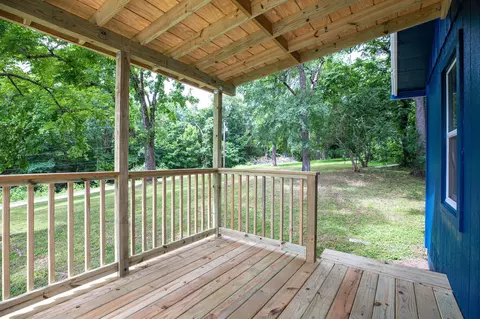 Exterior - 123 Lakeview Dr, Forsyth, MO 65653 photo 6 of 9