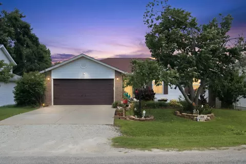 150 Pickett Rdg Ct, Kirbyville, MO 65679