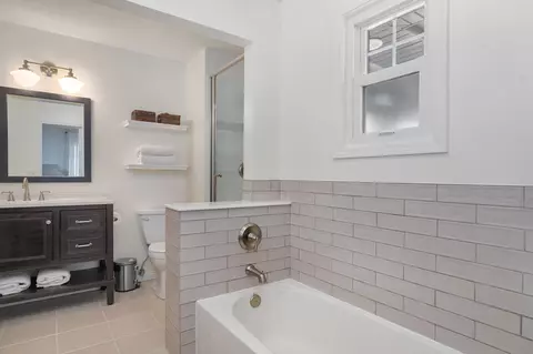 Bath - 3615 S Parkhill Ave, Springfield, MO 65807 photo 4 of 6