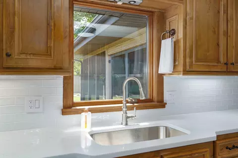 Kitchen - 3615 S Parkhill Ave, Springfield, MO 65807 photo 4 of 5