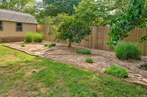 Exterior - 3615 S Parkhill Ave, Springfield, MO 65807 photo 9 of 12