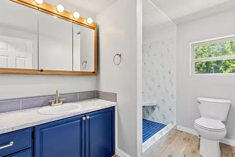 Bath - 2425 Farm Road 2130, Exeter, MO 65647 photo 4 of 4