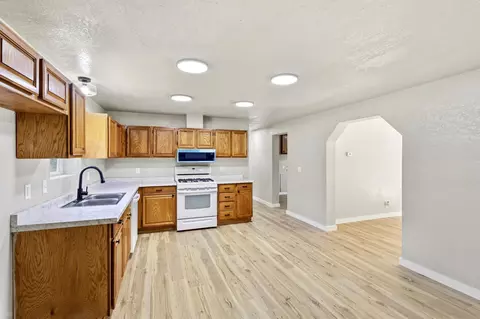 Kitchen - 2425 Farm Road 2130, Exeter, MO 65647 photo 2 of 4