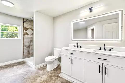 Bath - 2425 Farm Road 2130, Exeter, MO 65647 photo 1 of 4
