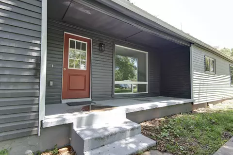 Exterior - 654 S Laurel Ave, Springfield, MO 65802 photo 3 of 6