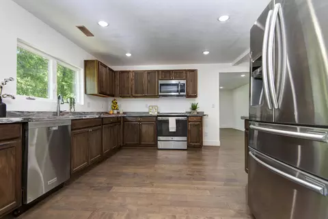 Kitchen - 654 S Laurel Ave, Springfield, MO 65802 photo 1 of 4