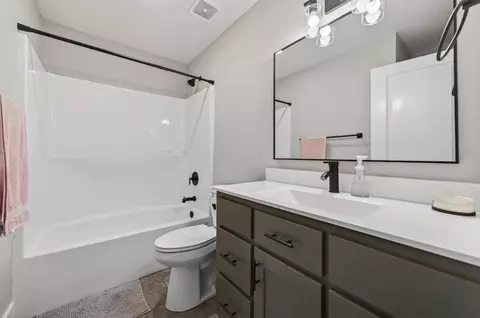 Bath - 142 Danalia Dr, Marshfield, MO 65706 photo 4 of 4