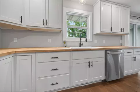 Kitchen - 142 Danalia Dr, Marshfield, MO 65706 photo 5 of 6