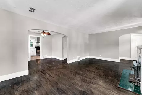 Living - 926 S Weaver Ave, Springfield, MO 65806 photo 5 of 5