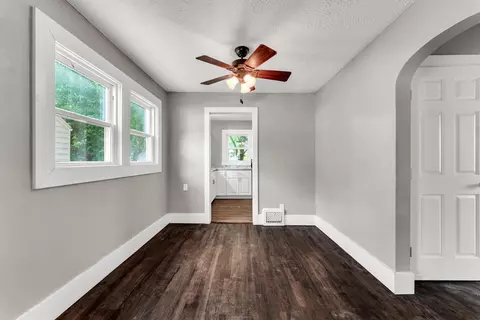Entry Way - 926 S Weaver Ave, Springfield, MO 65806 photo 1 of 5