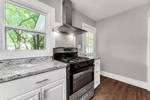 Kitchen - 926 S Weaver Ave, Springfield, MO 65806 photo 2 of 3