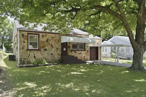 1058 S Thelma Ave, Nixa, MO 65714