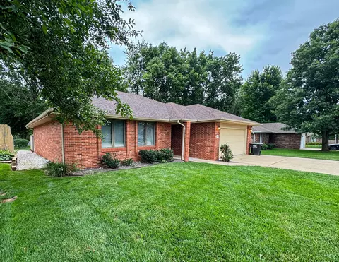 Exterior - 4720 S Ash Ave, Springfield, MO 65804 photo 4 of 12