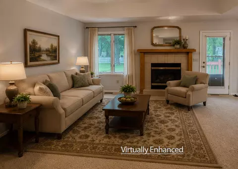 Living - 4720 S Ash Ave, Springfield, MO 65804 photo 1 of 5
