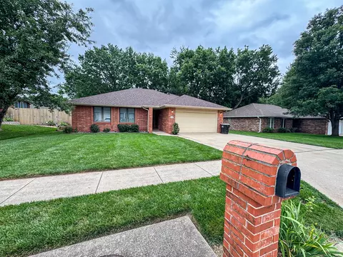 Exterior - 4720 S Ash Ave, Springfield, MO 65804 photo 3 of 12