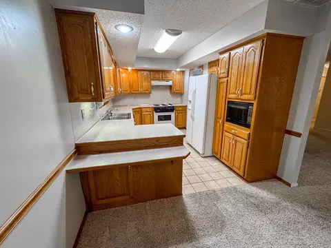 Kitchen - 4720 S Ash Ave, Springfield, MO 65804 photo 1 of 4