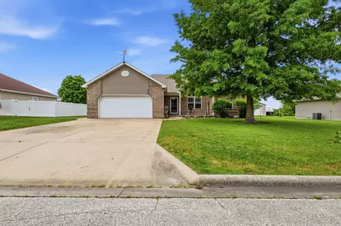 4763 S 129th Rd, Bolivar, MO 65613