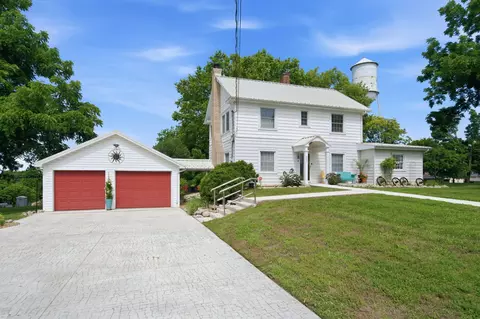 305 S 6th Ave, Ozark, MO 65721