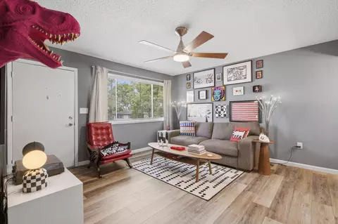 Living - 504 Truman Dr, Branson, MO 65616 photo 3 of 3