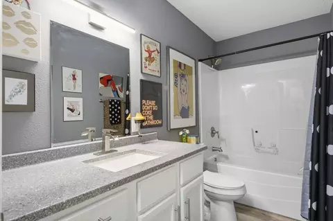 Bath - 504 Truman Dr, Branson, MO 65616 photo 1 of 2