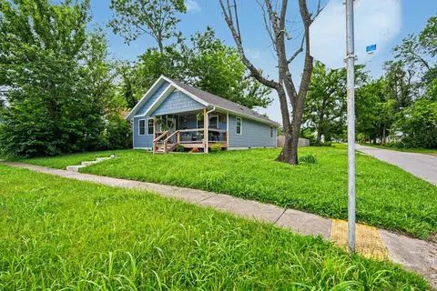 1038 W Thoman St, Springfield, MO 65803 photo 5