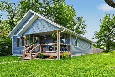 1038 W Thoman St, Springfield, MO 65803