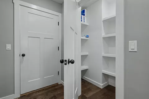 Entry Way - 4223 Tuscany Cir, Ozark, MO 65721 photo 2 of 2