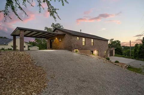 570 Indian Valley Rd, Branson West, MO 65737