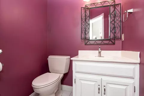 Bath - 3135 E Topping Cir, Springfield, MO 65804 photo 6 of 9