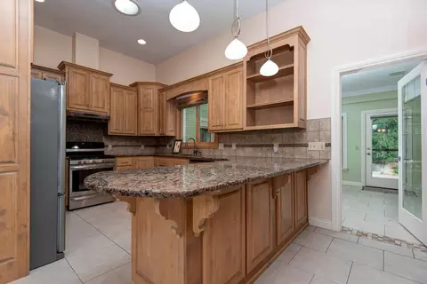 Kitchen - 3135 E Topping Cir, Springfield, MO 65804 photo 6 of 6
