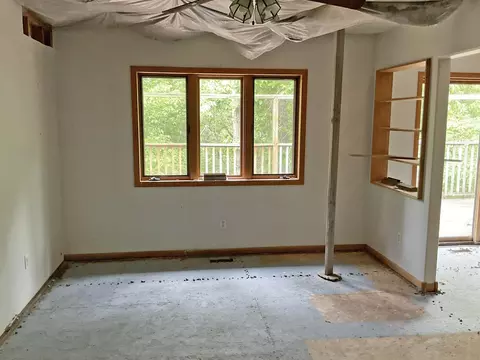 Living - 98 Fine Dr, Galena, MO 65656 photo 2 of 2