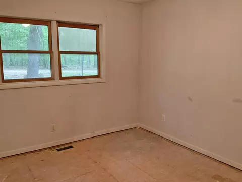 Bedroom - 98 Fine Dr, Galena, MO 65656 photo 2 of 3