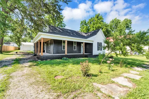 407 Wells St, Greenfield, MO 65661